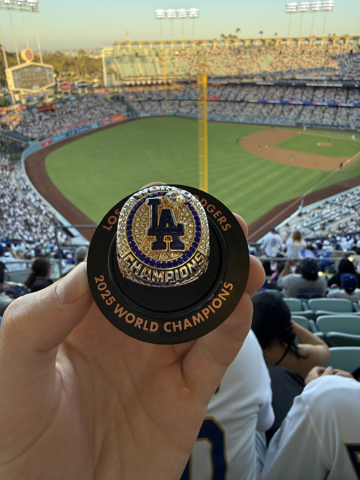 Dodgers 2025 World Champions replica ring, top view of the LA logo face on the 2025 World Champions stand
