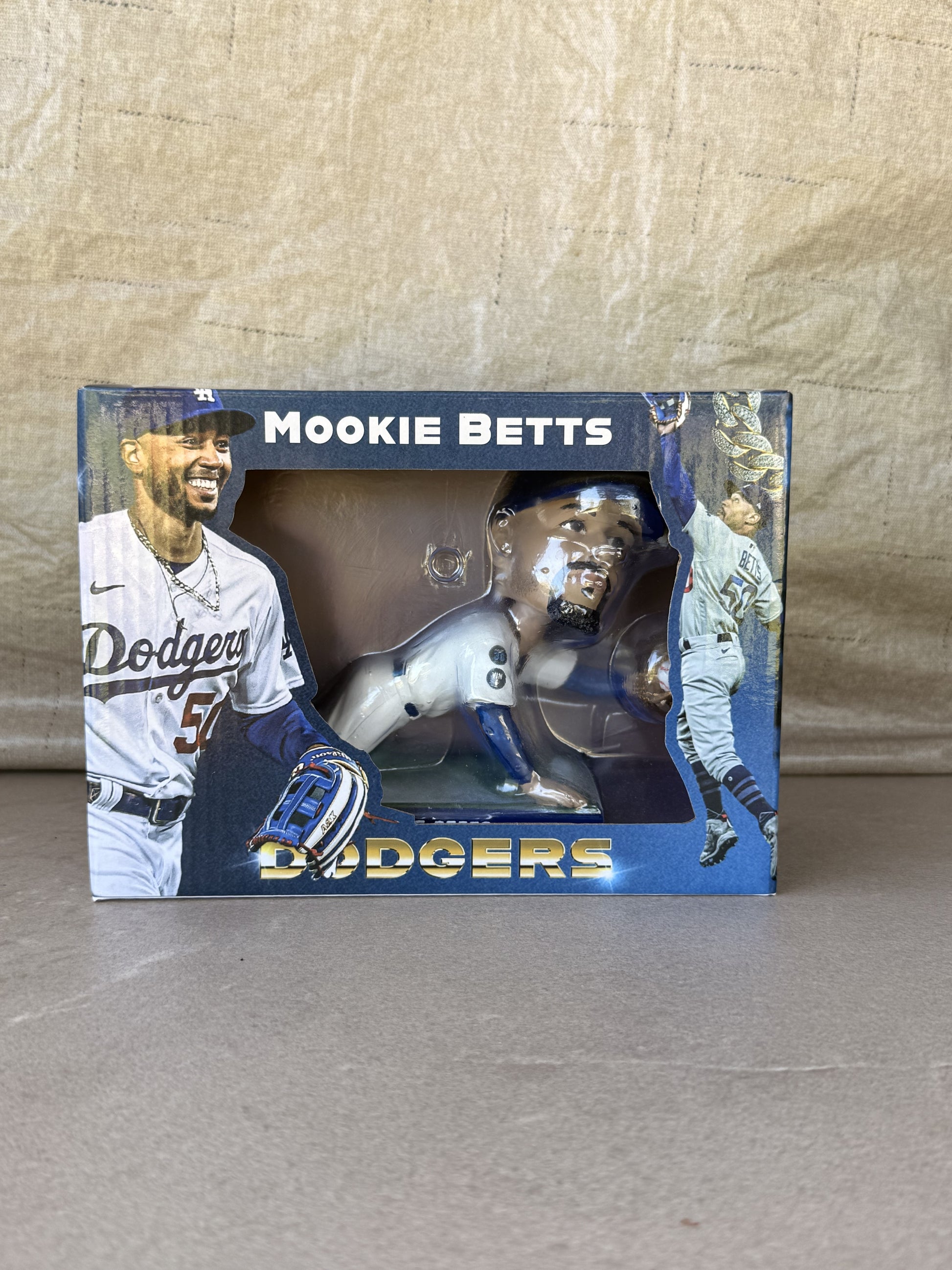 Mookie Betts Gold Glove Diving Catch Bobblehead LA Dodgers SGA 5/15/23